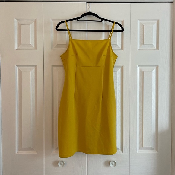 Yellow Fitted Dress - Picture 2 of 3